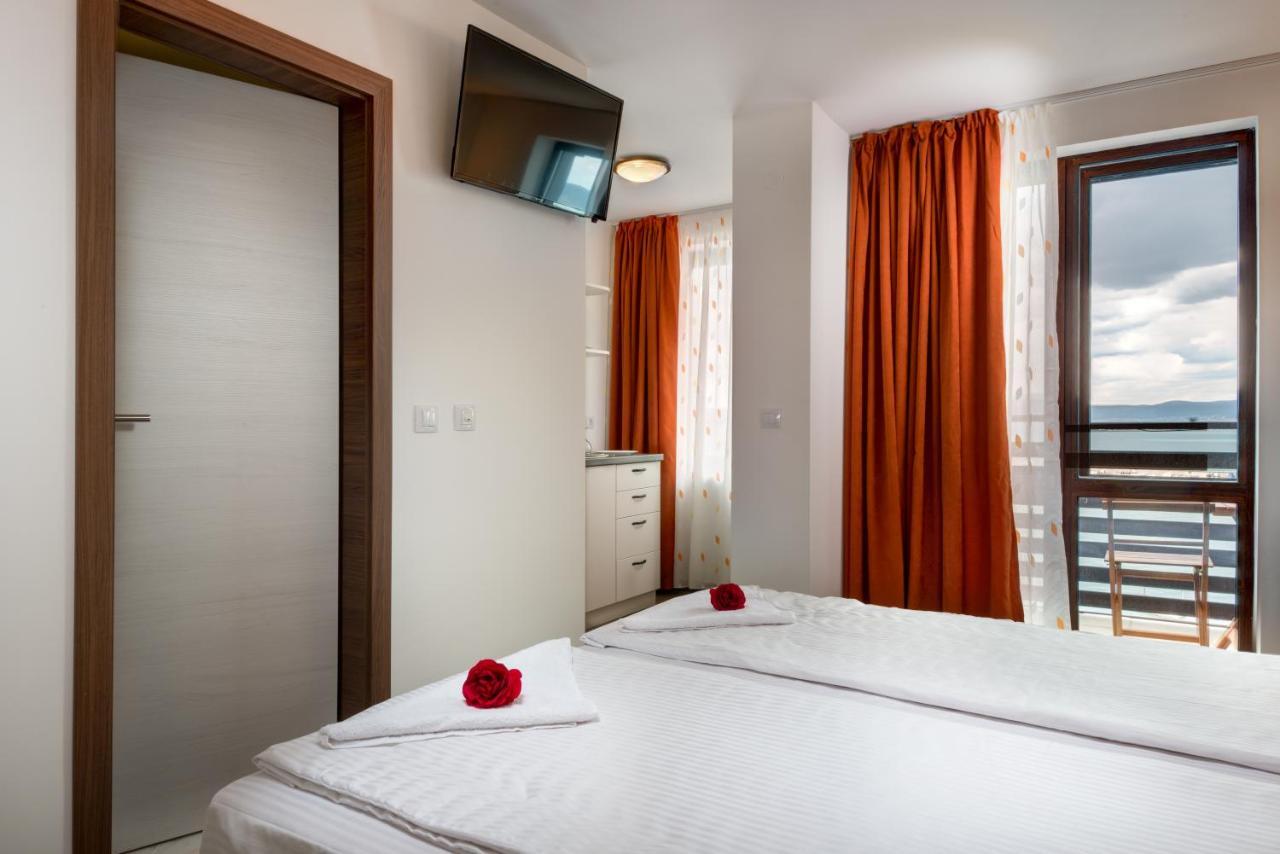 Panorama Blue Family Hotel And Free Parking Nesebar Eksteriør bilde