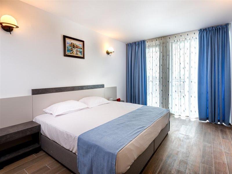 Panorama Blue Family Hotel And Free Parking Nesebar Eksteriør bilde